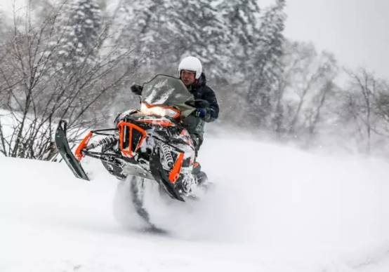 风雪中的骑行之旅，骑摩托去了-30℃的冰天雪地，无需再证明自我