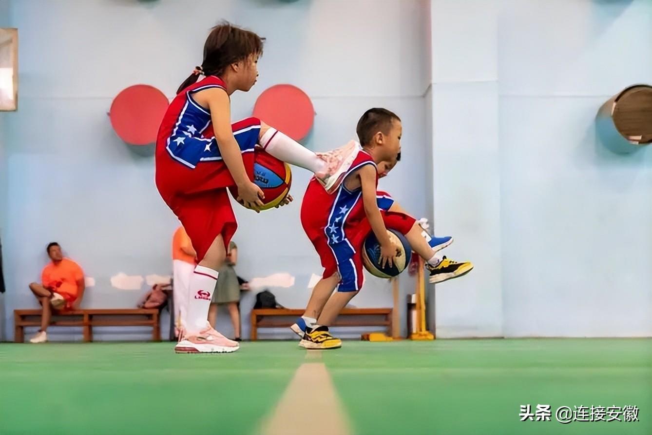 推荐，北京中小学体育改革重磅来袭，体育八条引领健康校园新风尚，三大球必修，杜绝不出汗体育课，意义重大！