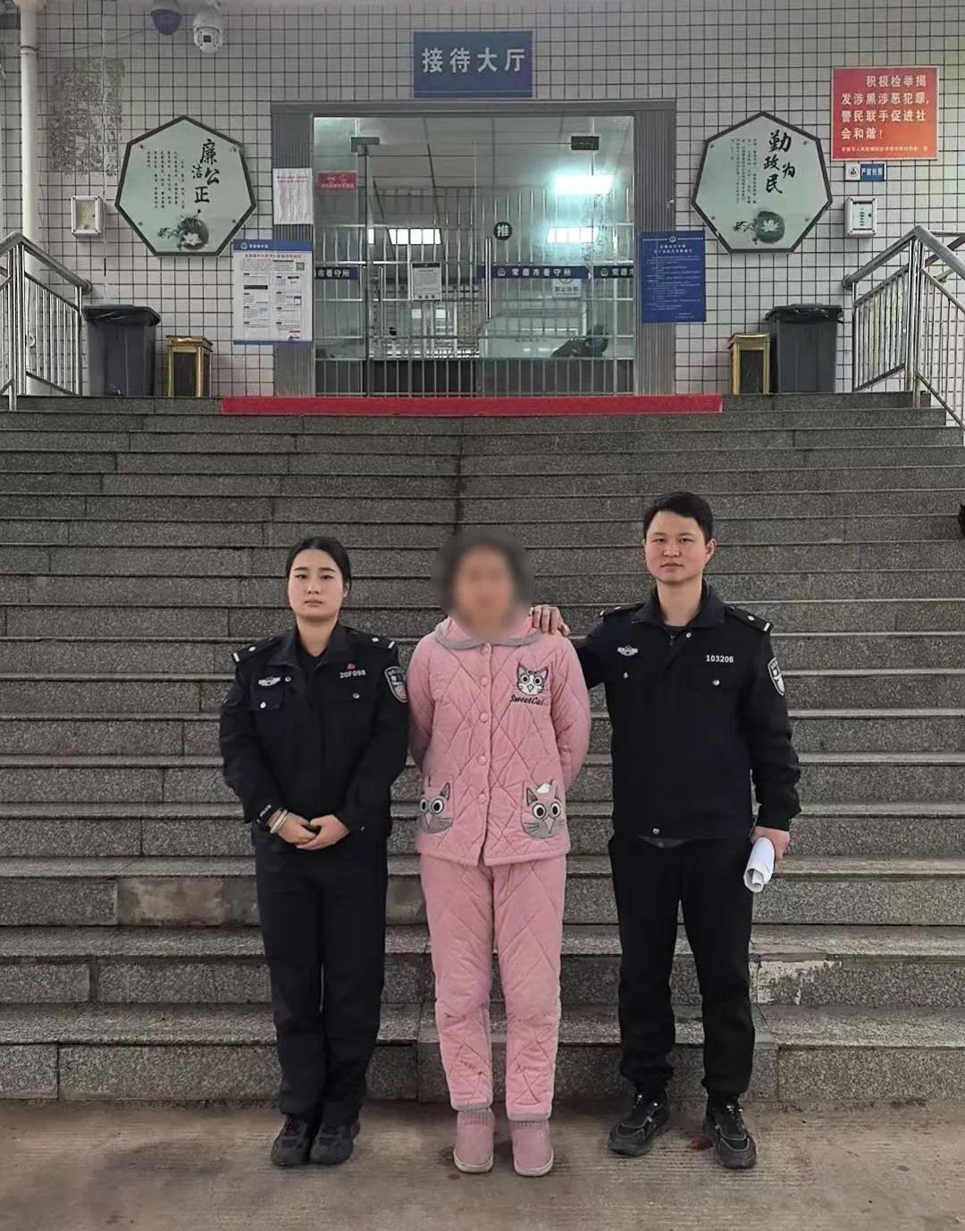 多名男女仓库内卖淫嫖娼被抓