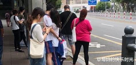 高校惊现女生校内产子事件深度解析，背后的真相与反思